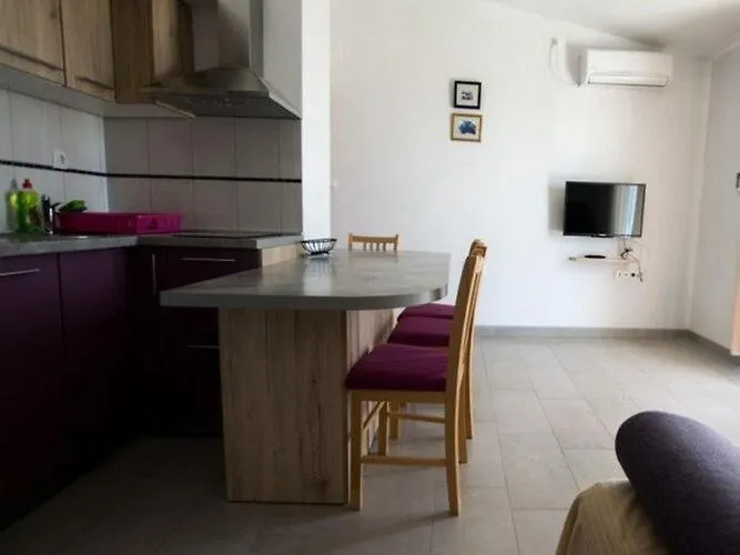 Apartment Zrinka In Starigrad Paklenica With Terrace And Seaview Κροατία